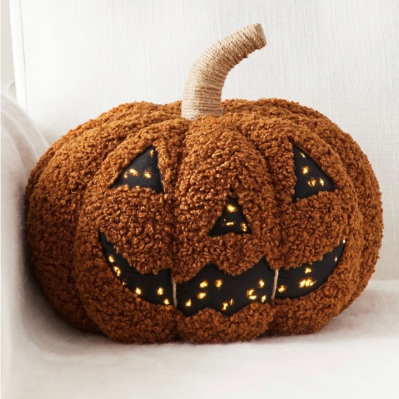 🎃🎃 Pottery Barn Light Up Jack-o’-Lantern Pumpkin Pillow